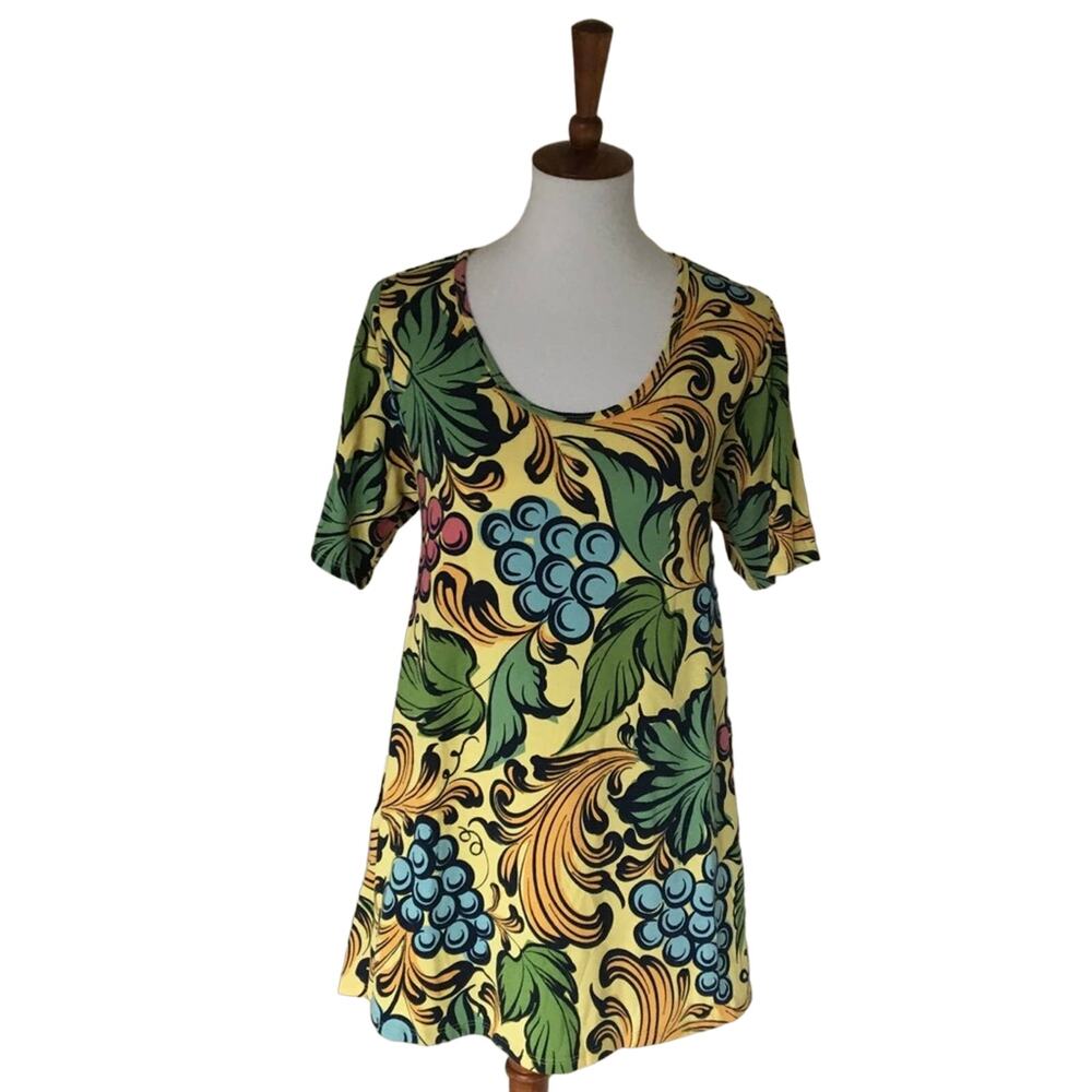 LuLaRoe Perfect T - grapes, size L NWOT